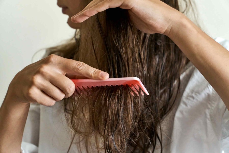 Combing-thin-hair