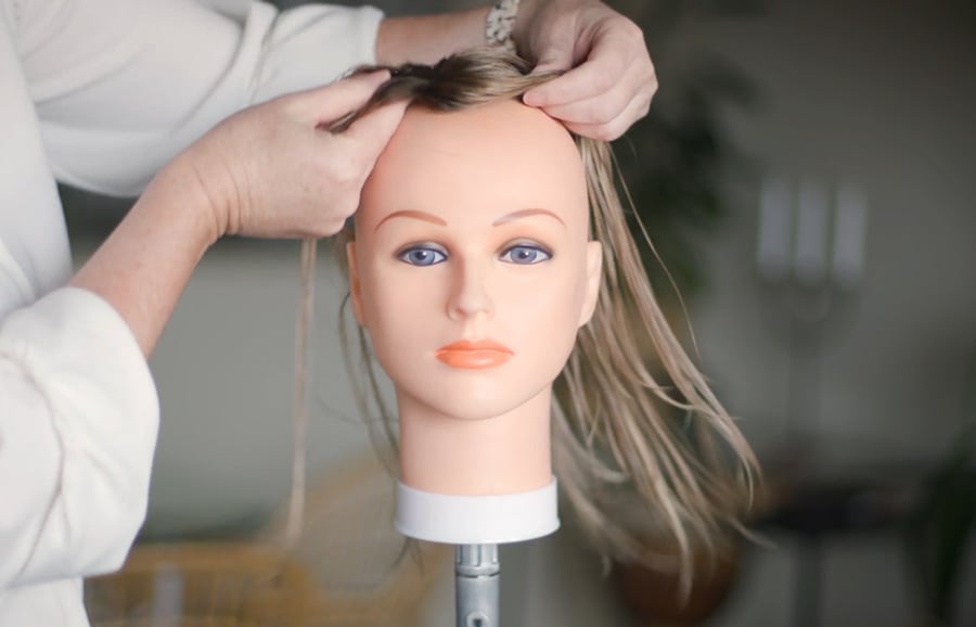 place-topper-on-mannequin-head